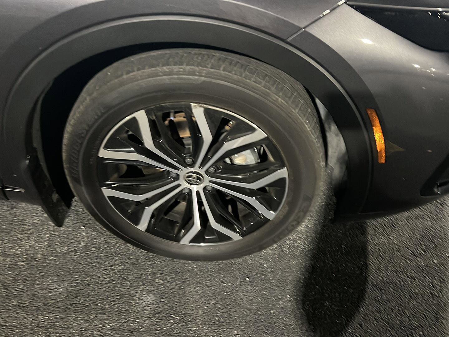 Certified 2023 Toyota Crown Limited image 7