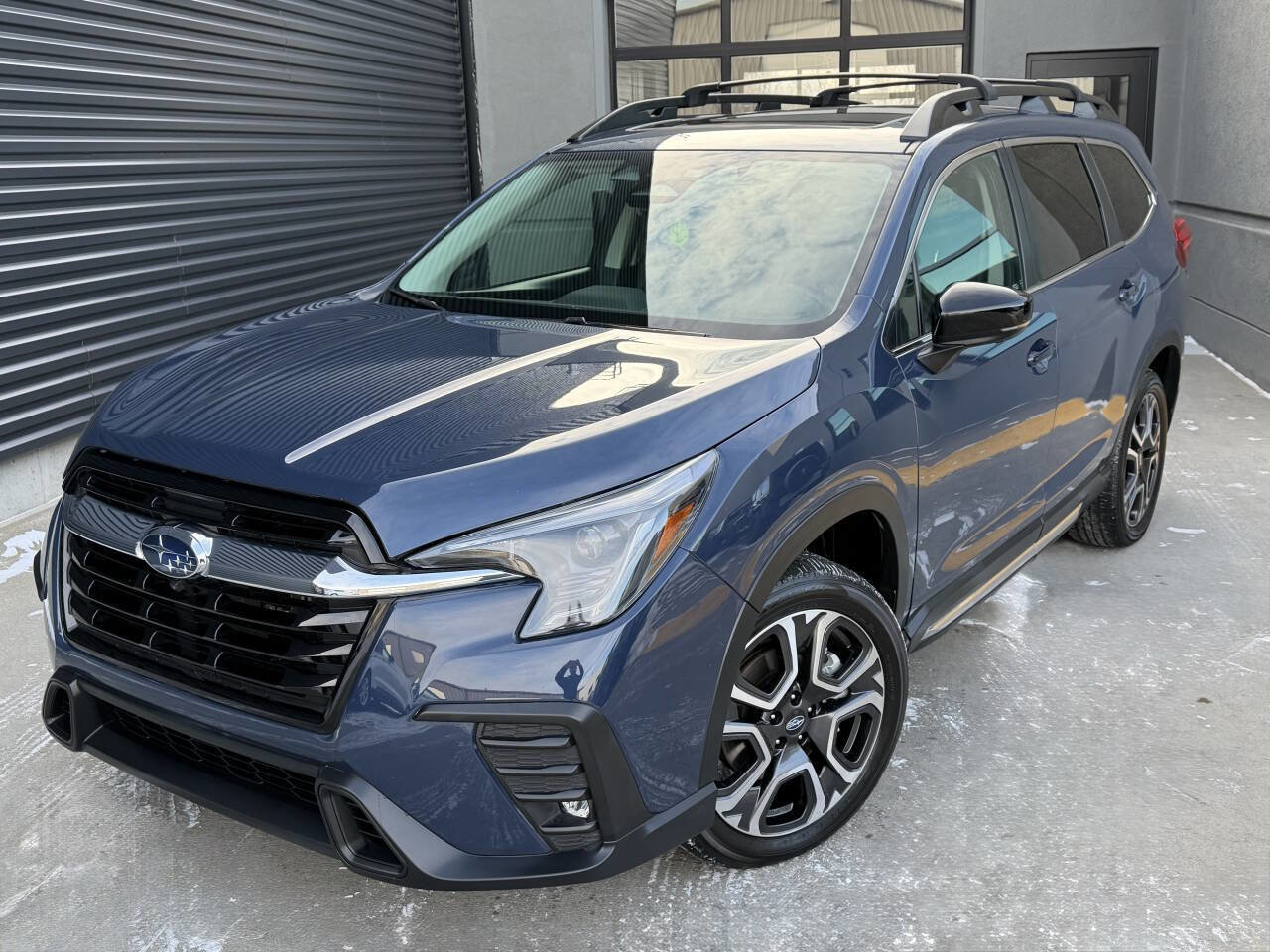 Used 2024 Subaru Ascent Limited w/ Technology Package image 2