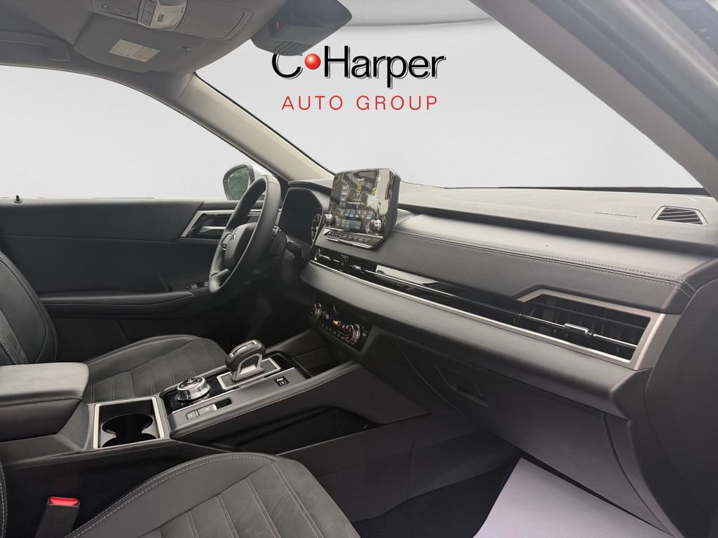 Used 2024 Mitsubishi Outlander 4WD Plug-In Hybrid image 25