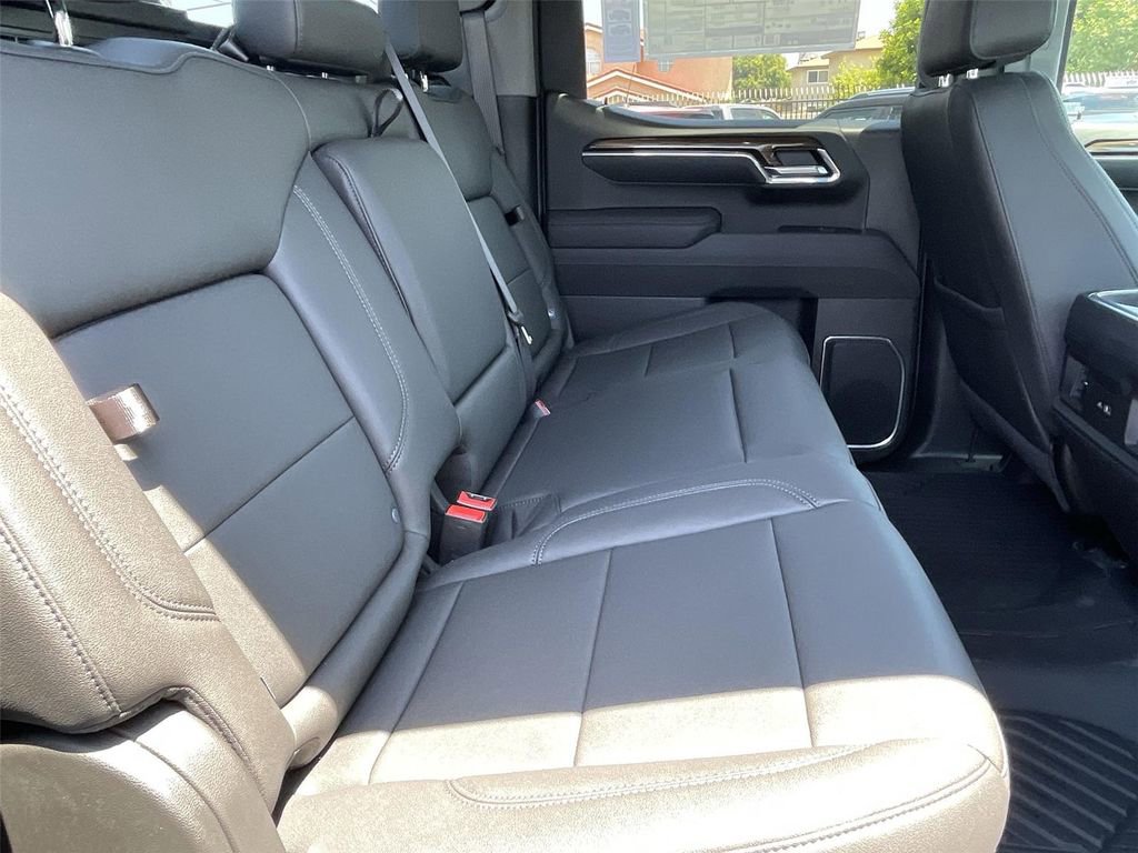 Used 2025 Chevrolet Silverado 1500 LT Trail Boss w/ Convenience Package II image 30