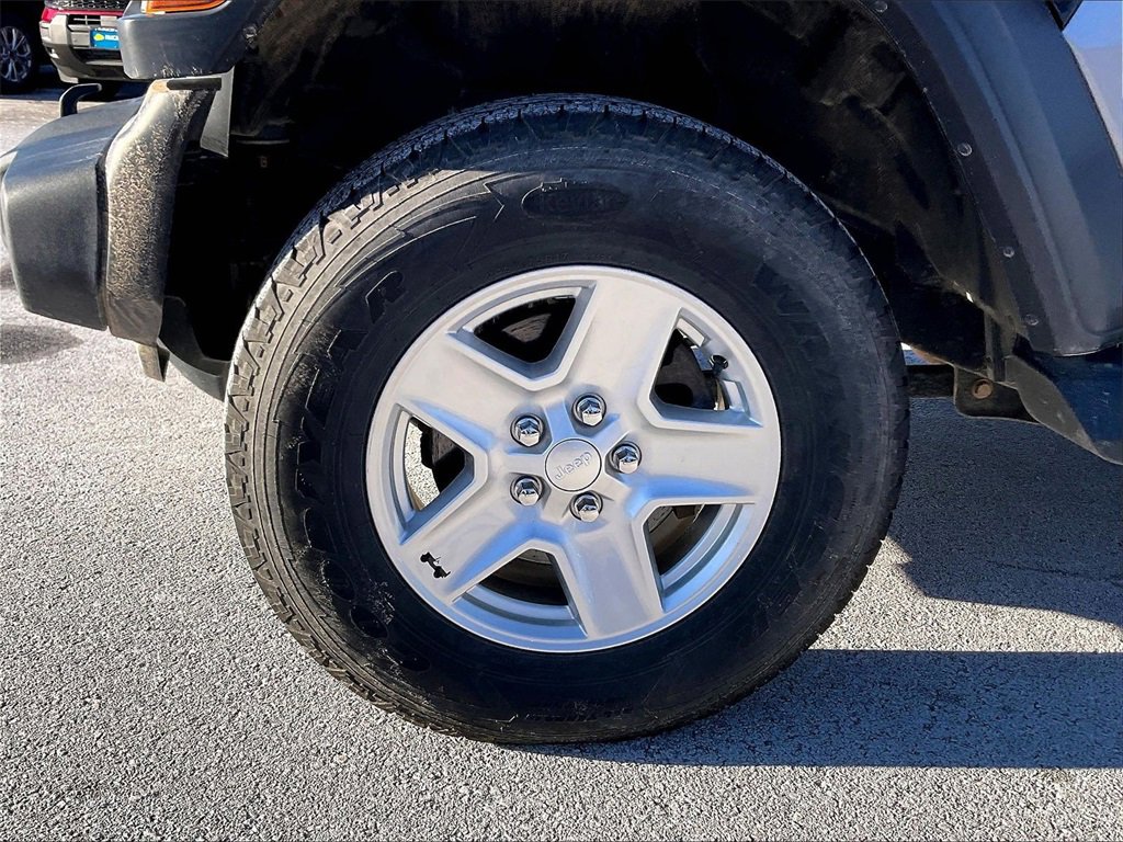 Used 2020 Jeep Gladiator Sport w/ Quick Order Package 24S image 7