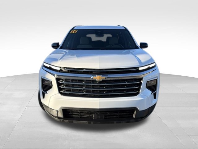Certified 2026 Chevrolet Traverse LT w/ Driver Confidence Package FWD image 8
