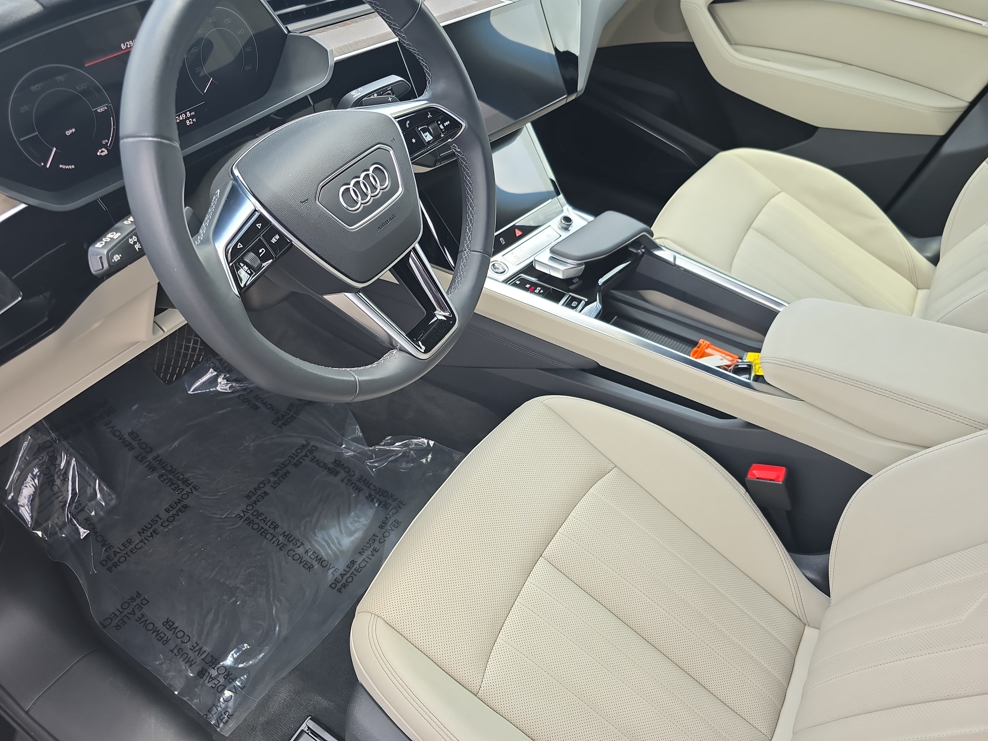 Used 2024 Audi Q8 e-tron Premium Plus w/ Premium Plus Package AWD/4WD image 16
