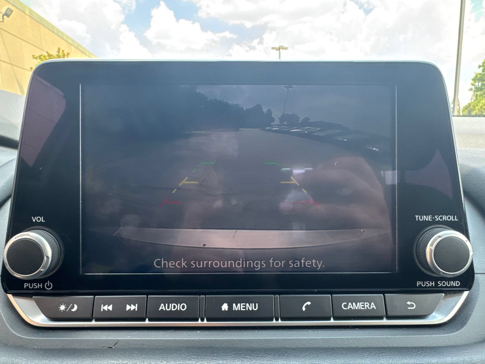 Used 2025 Nissan Rogue SV FWD image 30