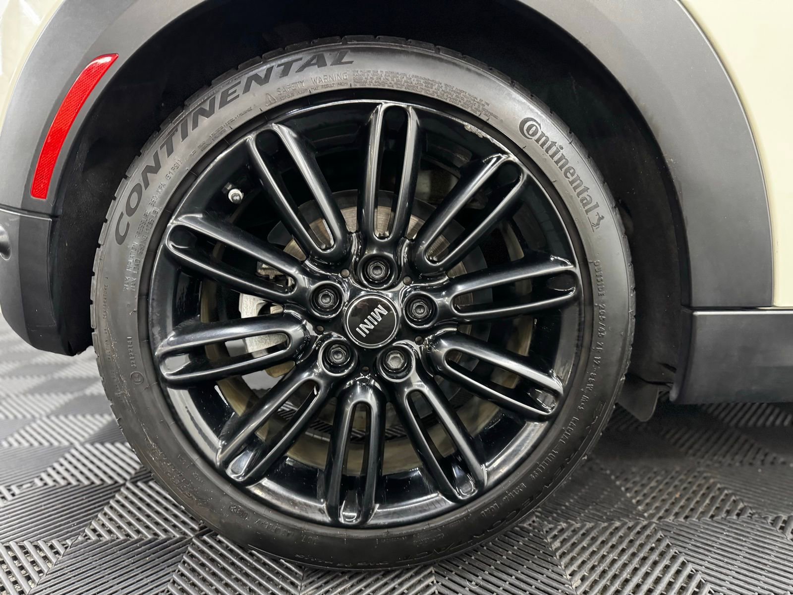 Used 2019 MINI Cooper S w/ Signature Upholstery Package image 8