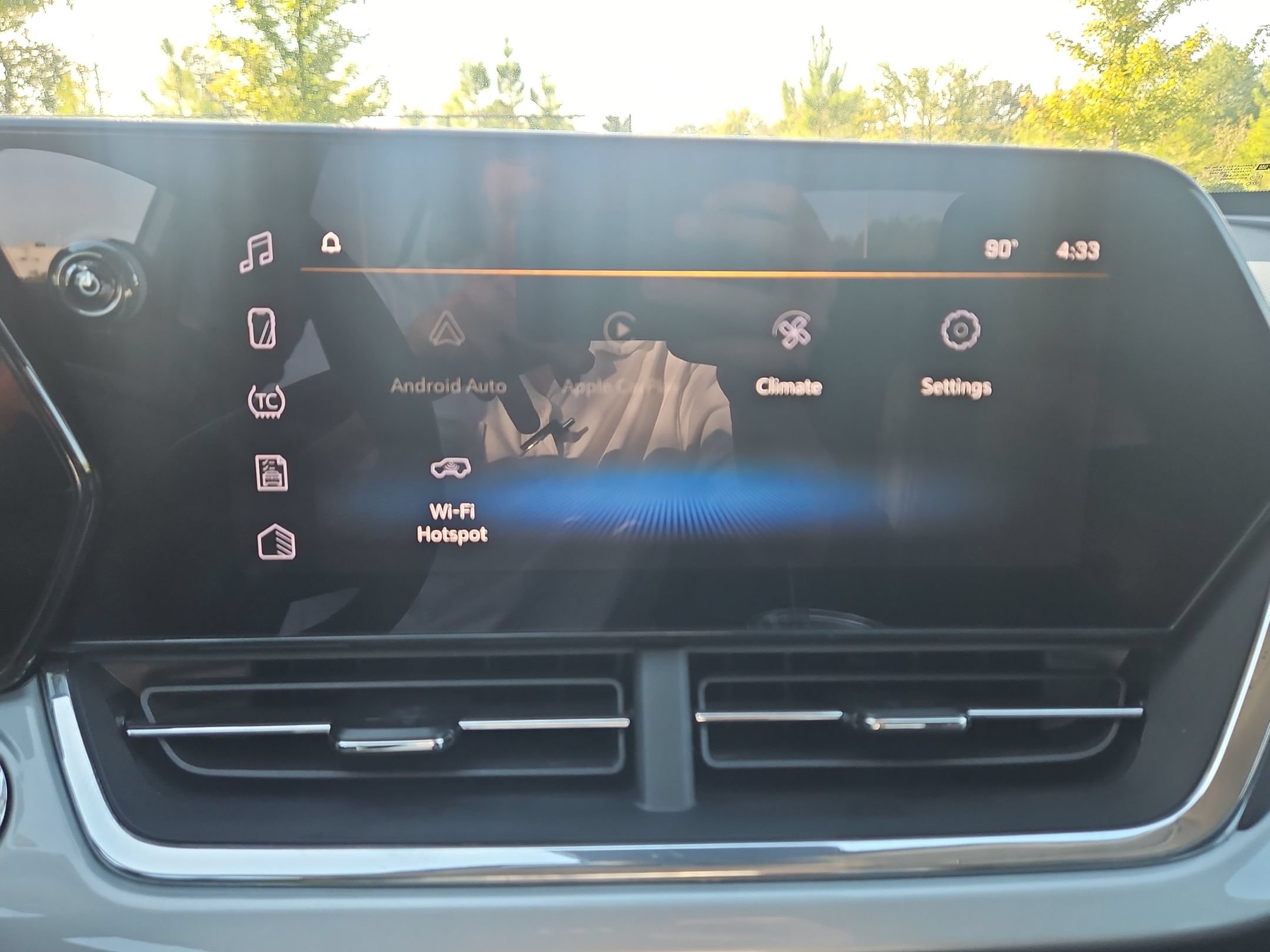 Used 2025 Chevrolet Trax LT FWD image 16