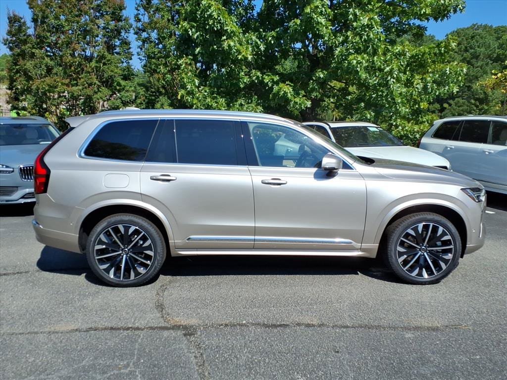 New 2026 Volvo XC90 B5 Plus w/ Protection Package Premier AWD/4WD image 2
