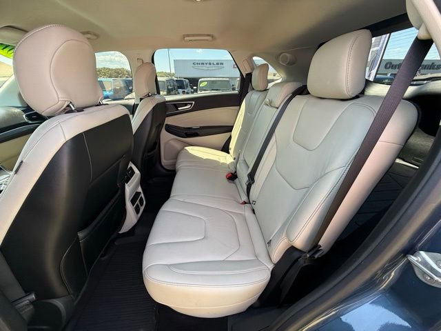 Used 2019 Ford Edge Titanium w/ Cold Weather Package image 10