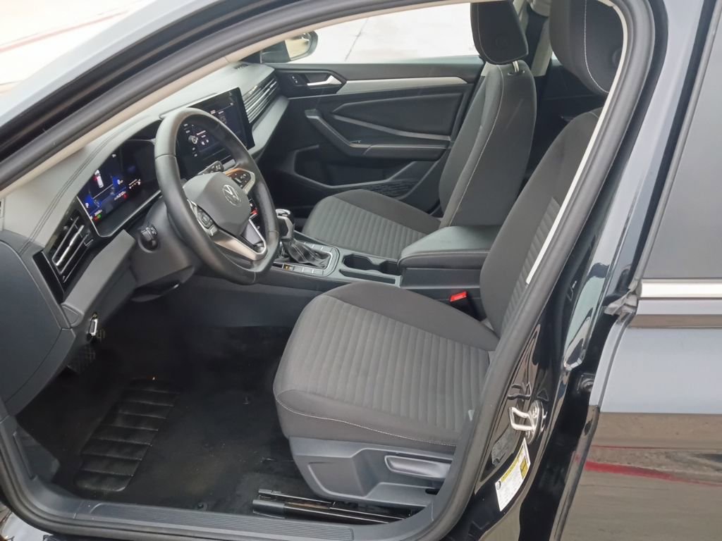 Used 2025 Volkswagen Jetta S image 3