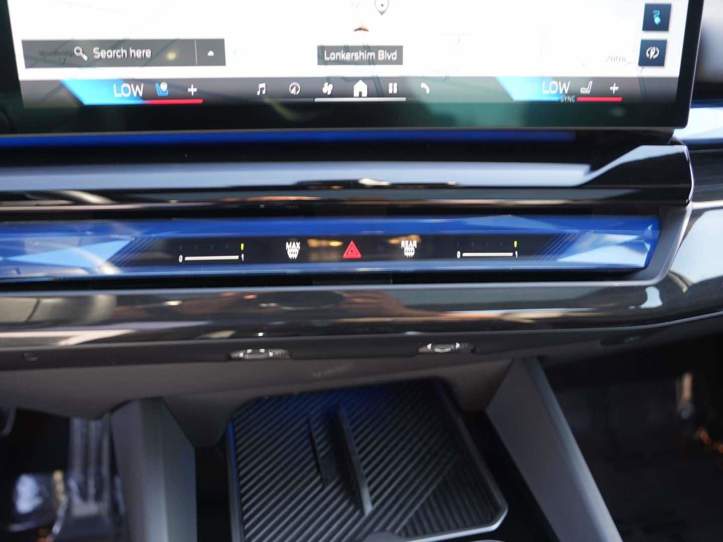 Used 2025 BMW i5 xDrive40 w/ Executive Package image 19