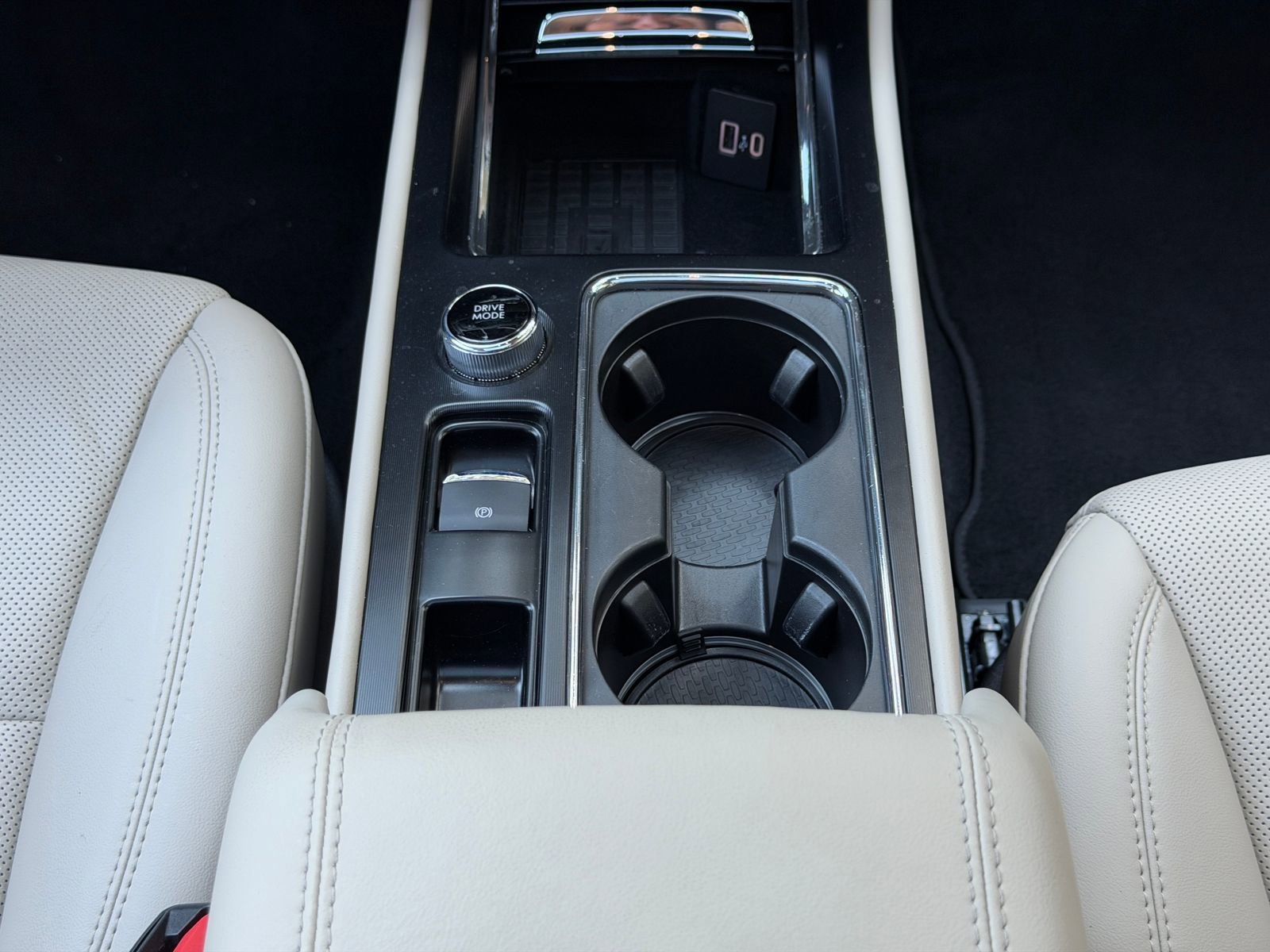 Used 2025 Lincoln Corsair Reserve image 22