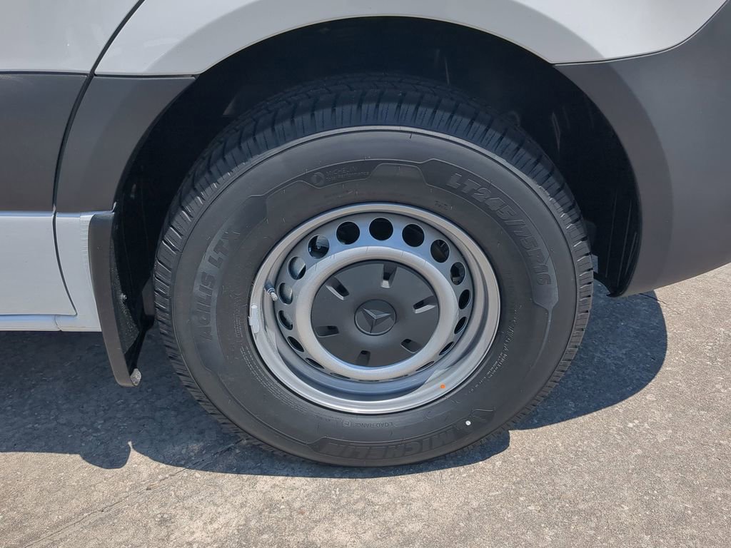 Used 2024 Mercedes-Benz Sprinter 144 Cargo image 21