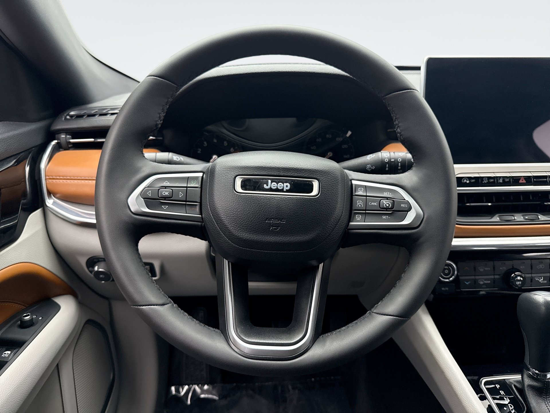Used 2023 Jeep Compass Limited AWD/4WD image 12