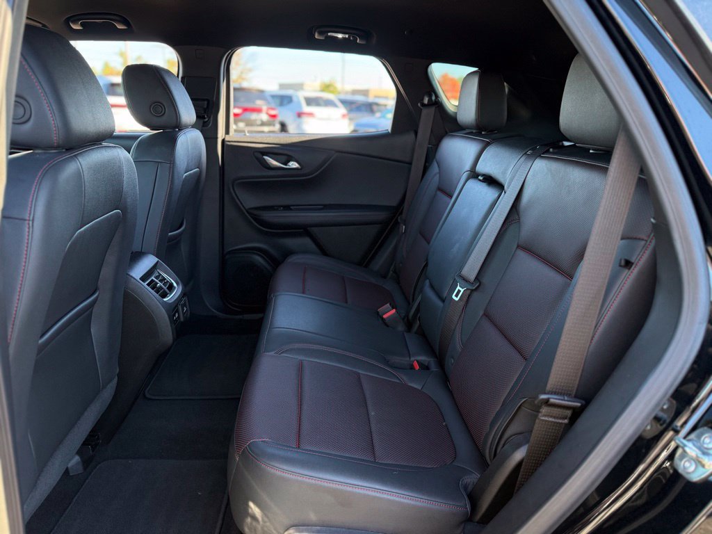 Used 2025 Chevrolet Blazer RS FWD image 11