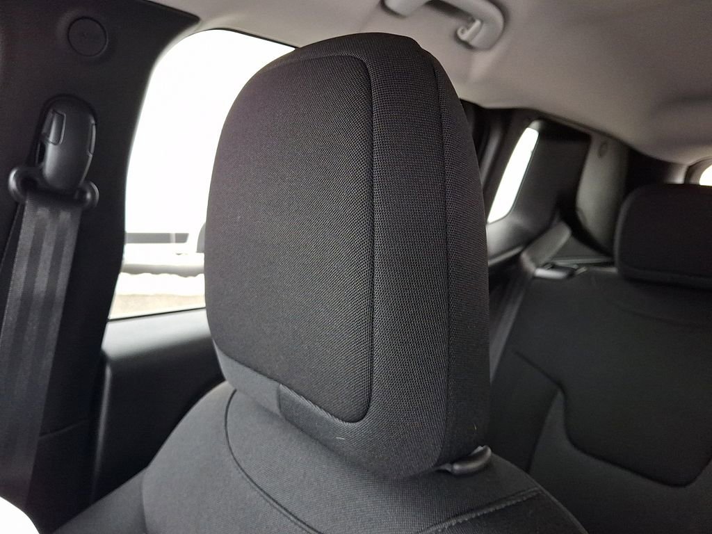 Used 2023 Jeep Renegade Latitude AWD/4WD image 18