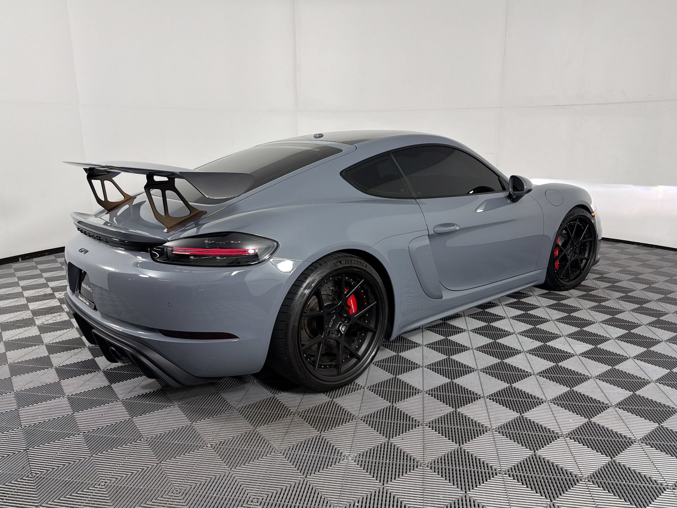 Certified 2023 Porsche 718 Cayman GT4 RWD image 9