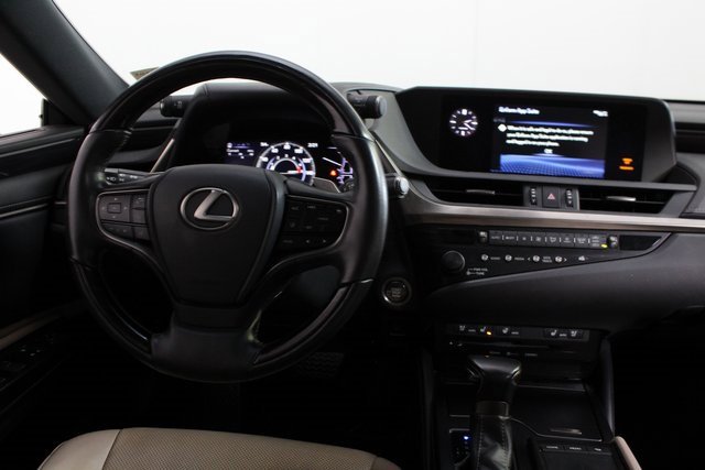 Used 2019 Lexus ES 350 w/ Premium Package image 10