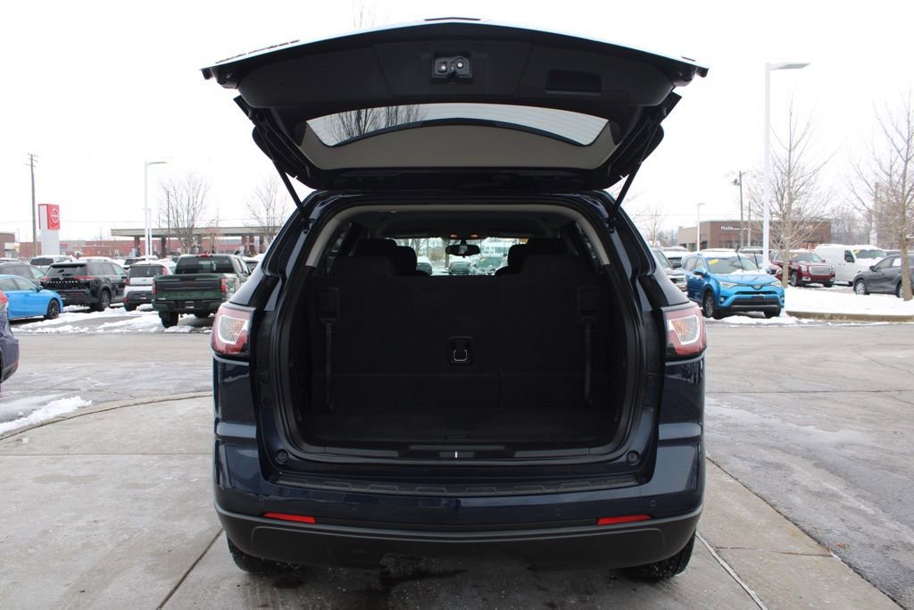 Used 2017 Chevrolet Traverse LT w/ Style and Technology Package image 9