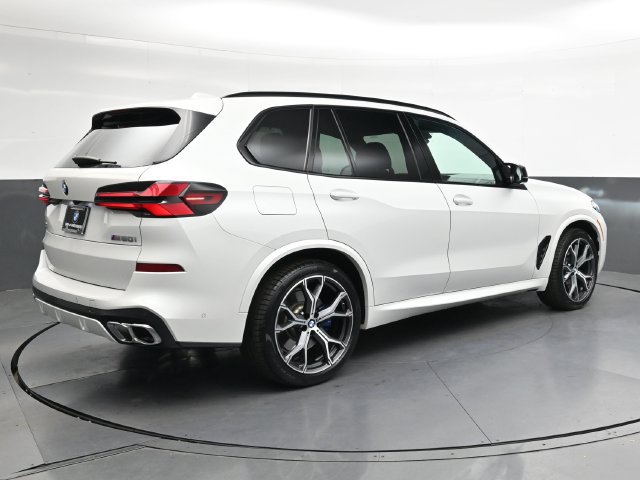 Used 2025 BMW X5 M60i AWD/4WD image 4