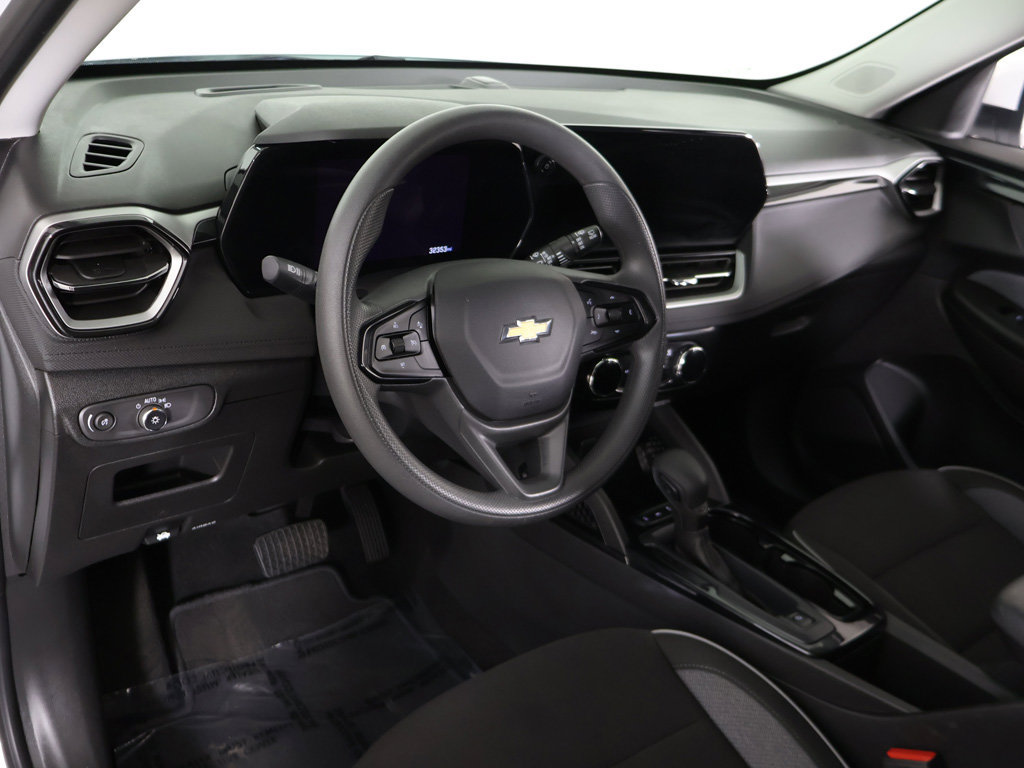 Used 2025 Chevrolet TrailBlazer LT AWD/4WD image 24