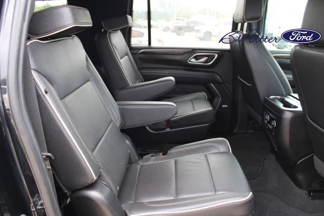 Used 2024 Chevrolet Suburban Premier w/ Premium Package AWD/4WD image 13