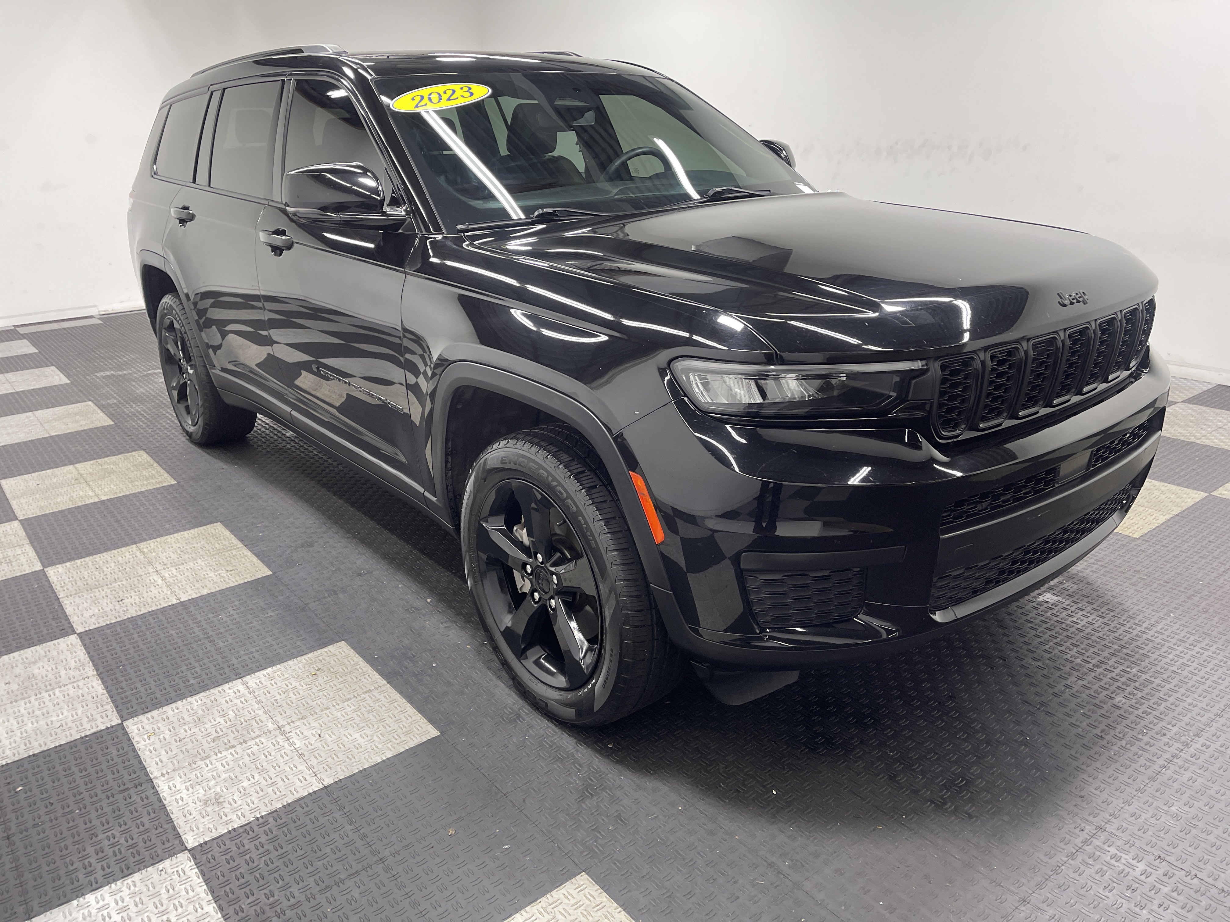 Used 2023 Jeep Grand Cherokee L Laredo AWD/4WD image 6