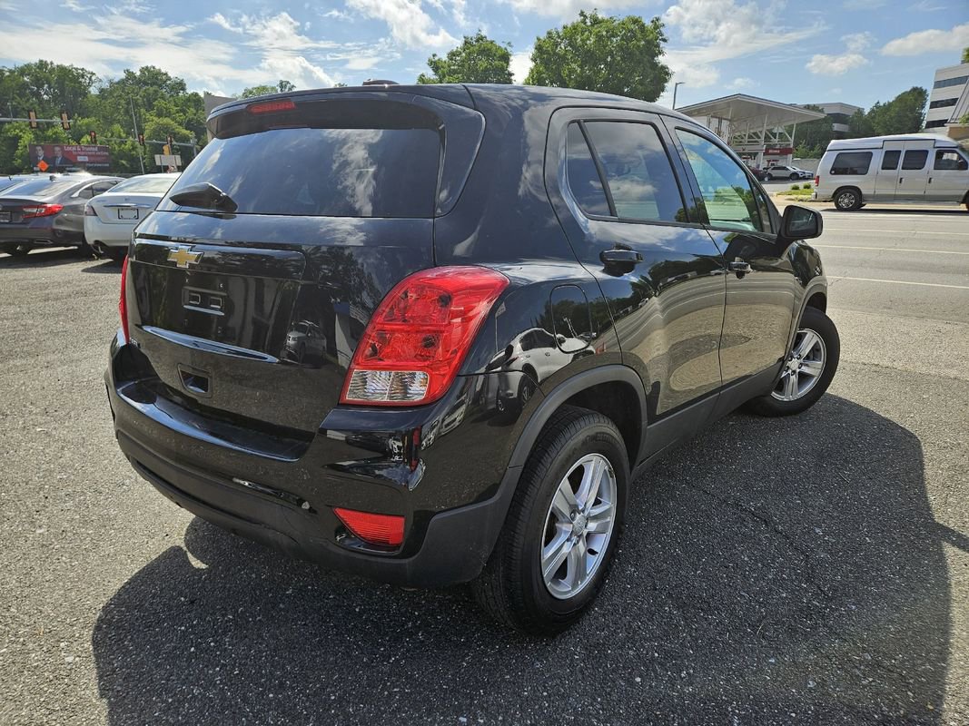 Used 2019 Chevrolet Trax LS w/ Tint and Cruise Package FWD image 4