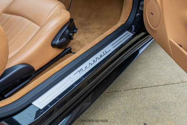 Used 2011 Maserati GranTurismo S RWD image 32
