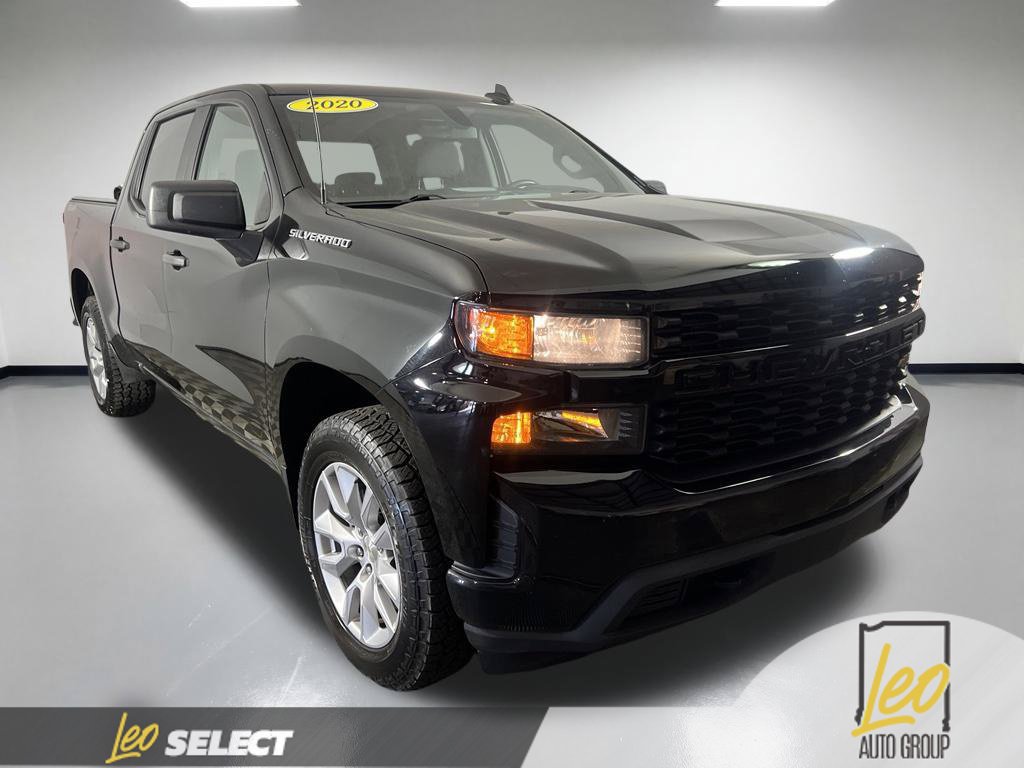 Used 2020 Chevrolet Silverado 1500 Custom w/ Custom Value Package AWD/4WD image 2