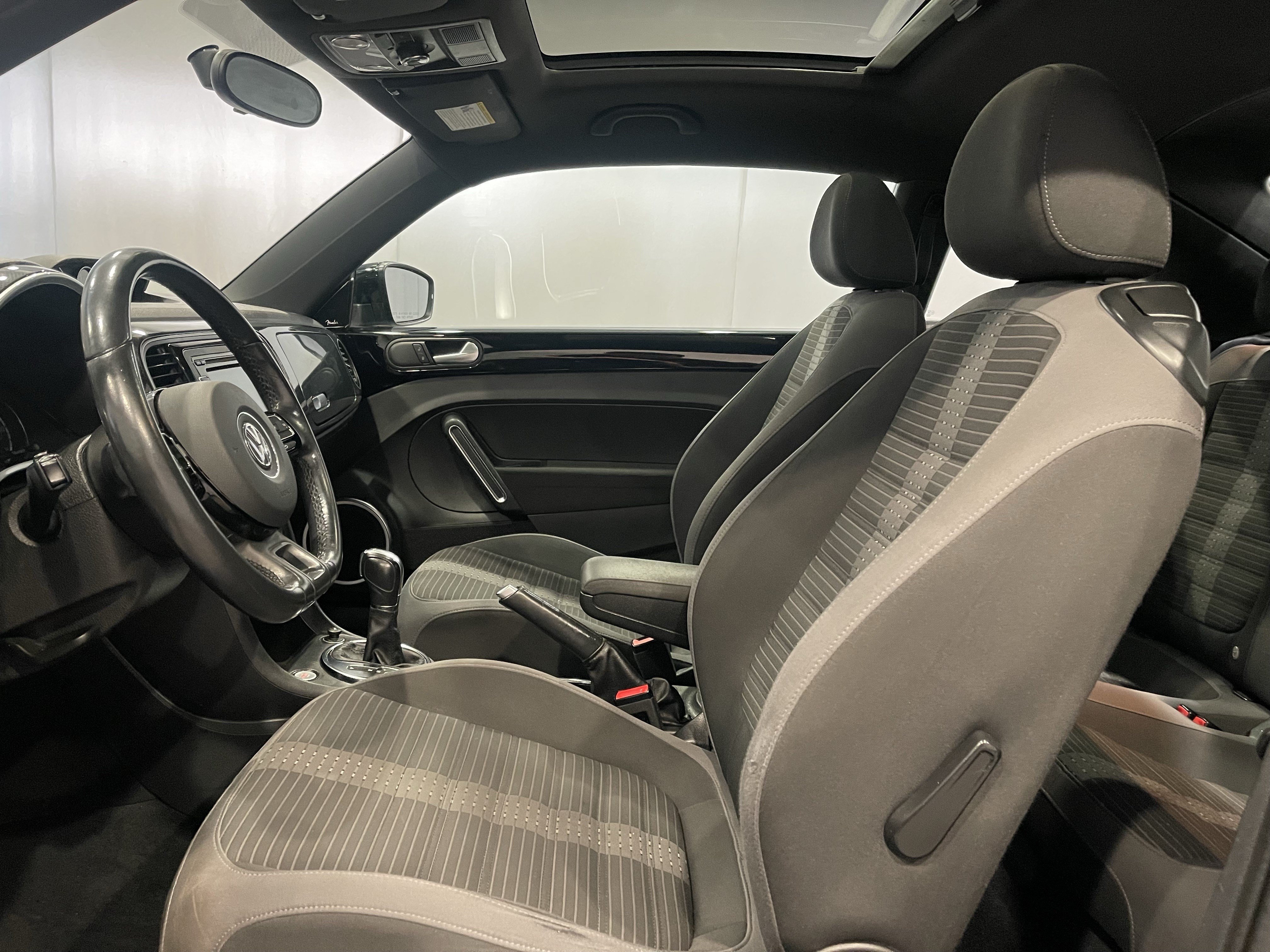 Used 2013 Volkswagen Beetle 2.0T FWD image 14