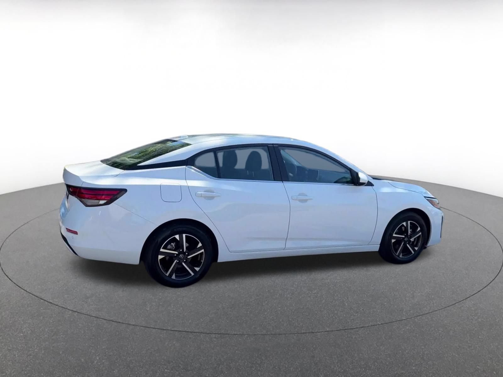 Used 2025 Nissan Sentra SV FWD image 15