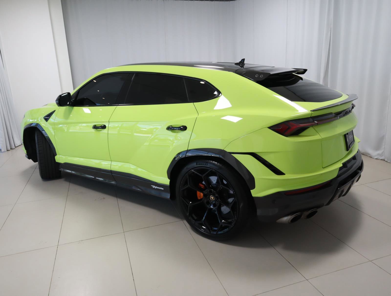 Used 2023 Lamborghini Urus Performante image 3