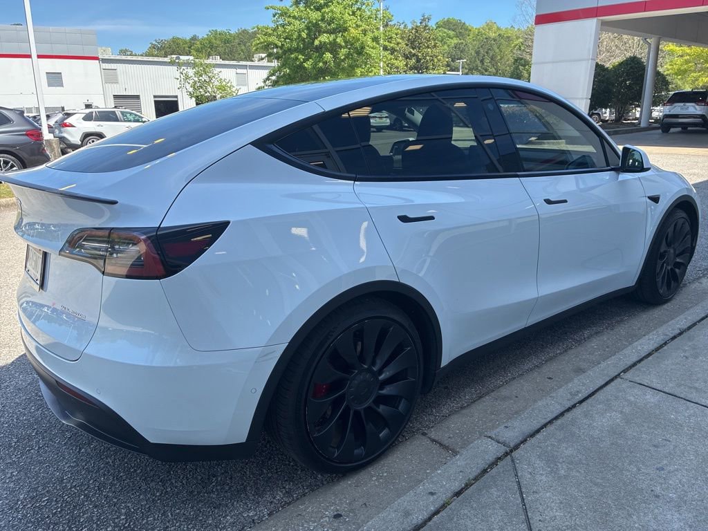 Used 2022 Tesla Model Y Performance AWD/4WD image 3