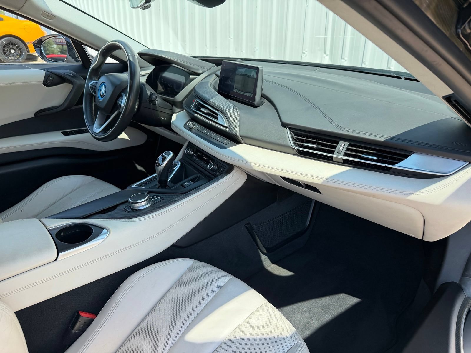 Used 2019 BMW i8 Coupe AWD/4WD image 20