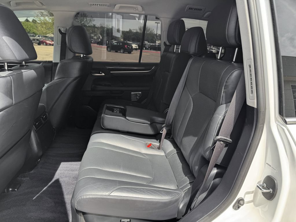 Used 2018 Lexus LX 570 4WD image 28