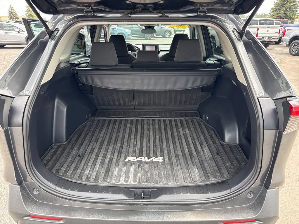 Used 2020 Toyota RAV4 XLE w/ All Weather Liner Package AWD/4WD image 23