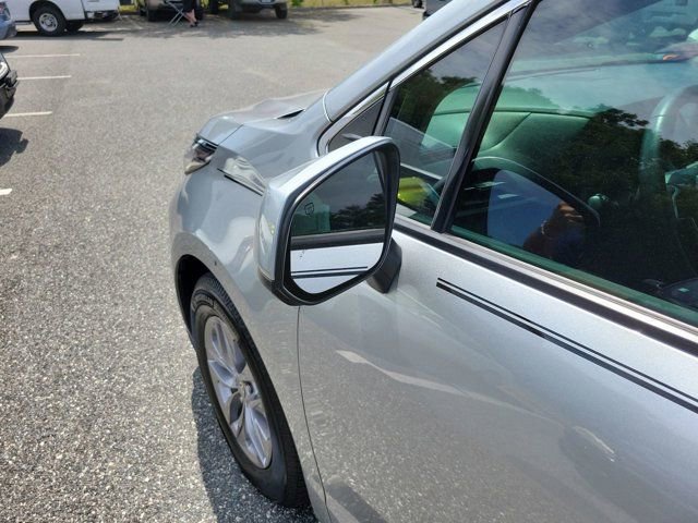 Used 2022 Toyota Sienna XLE FWD image 18