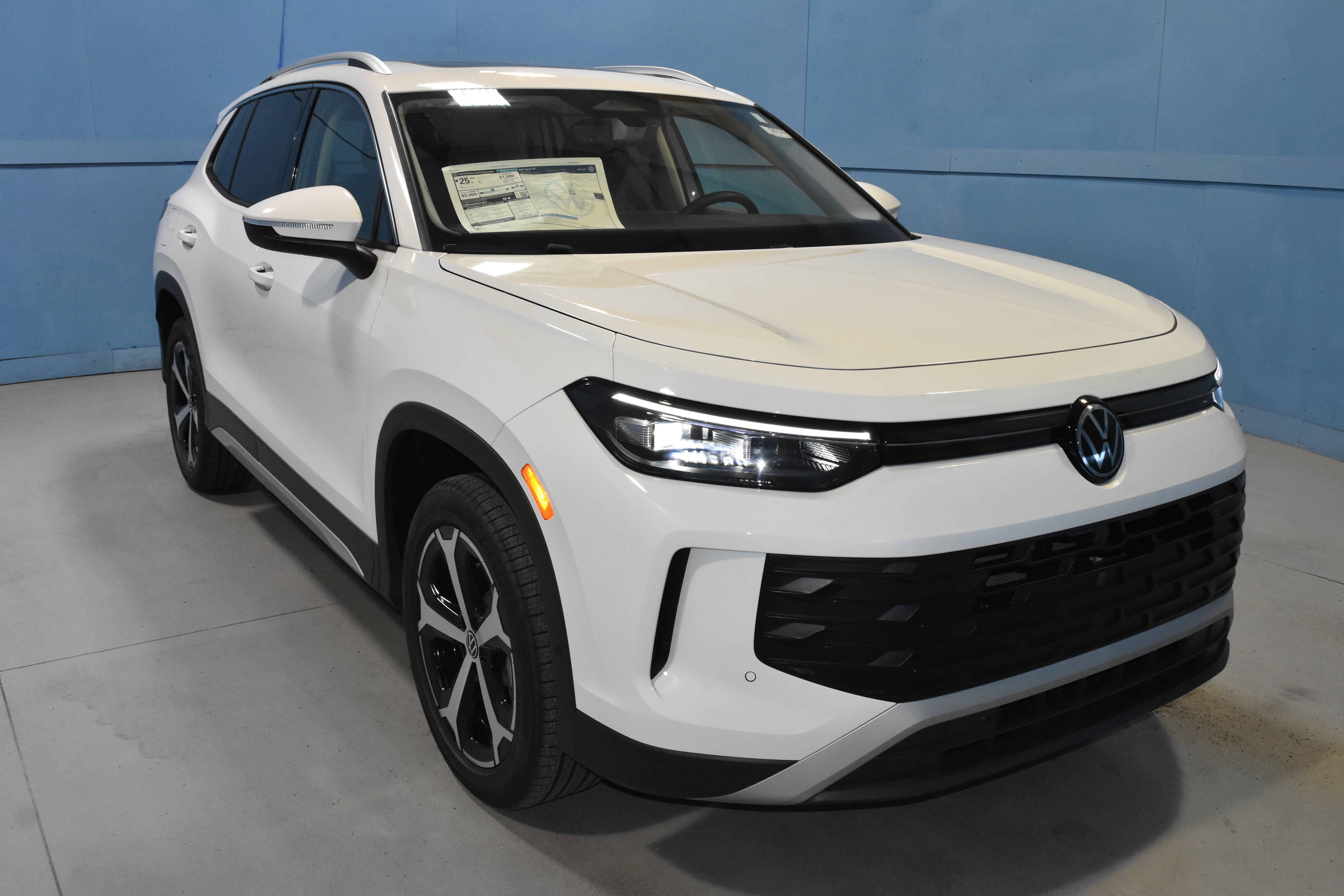 New 2026 Volkswagen Tiguan SE