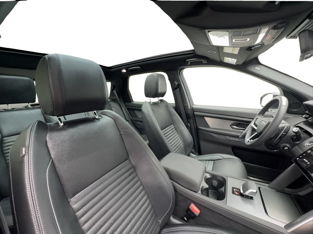 Used 2025 Land Rover Discovery Sport Dynamic SE AWD/4WD image 30