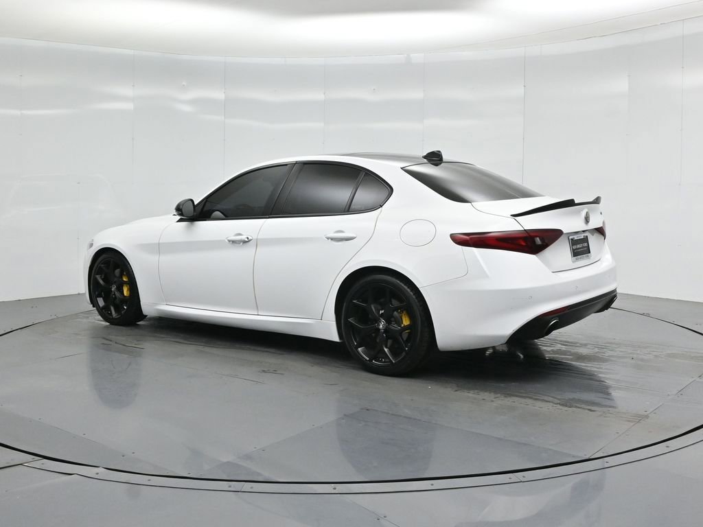 Used 2021 Alfa Romeo Giulia Ti w/ Nero Edizione image 6