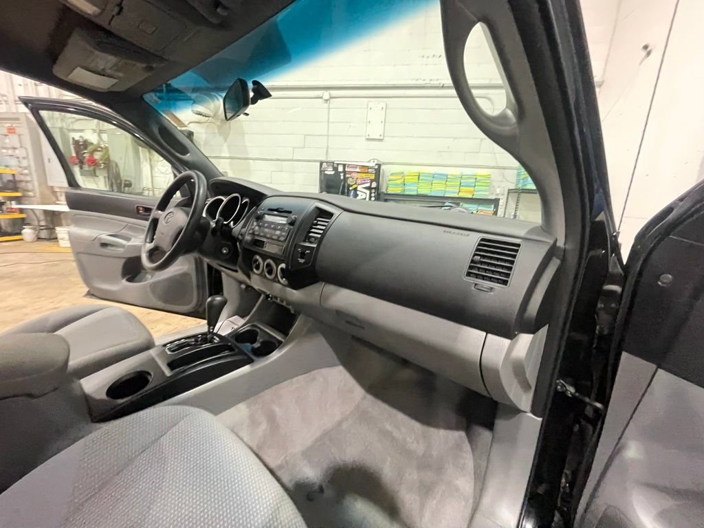 Used 2010 Toyota Tacoma 4x4 Access Cab V6 image 12