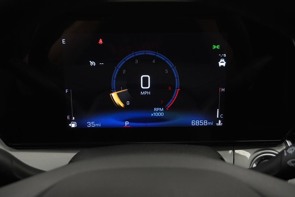 Used 2025 Chevrolet Trax LT w/ LT Convenience Package FWD image 30