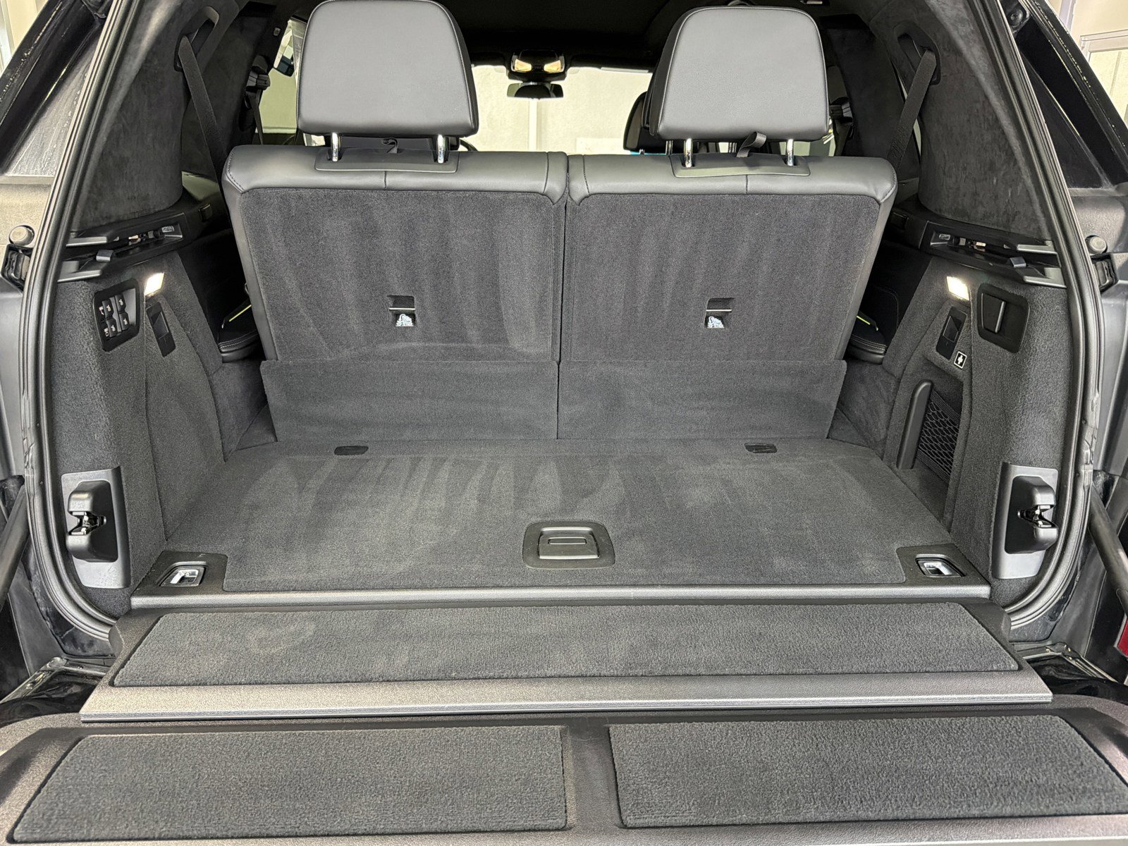 Used 2023 BMW X7 xDrive40i w/ Executive Package image 18