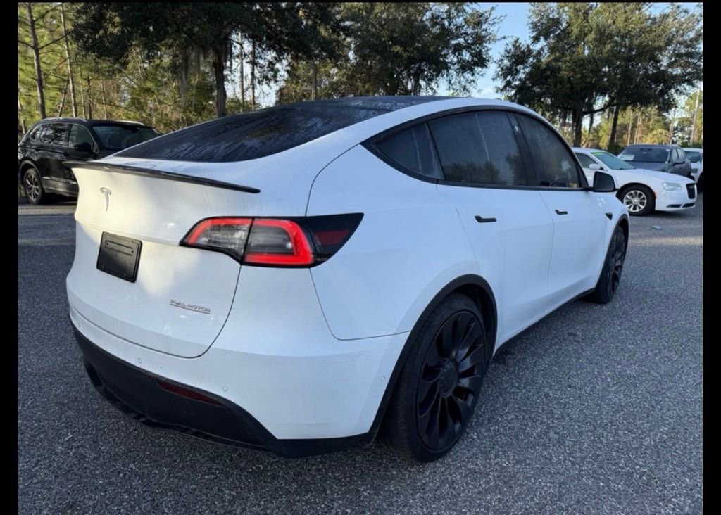 Used 2022 Tesla Model Y Performance image 5