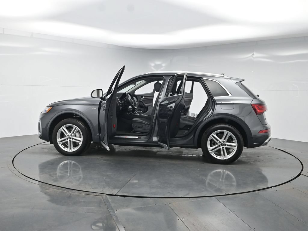 Used 2021 Audi Q5 e Premium Plus w/ Premium Plus Package AWD/4WD image 43