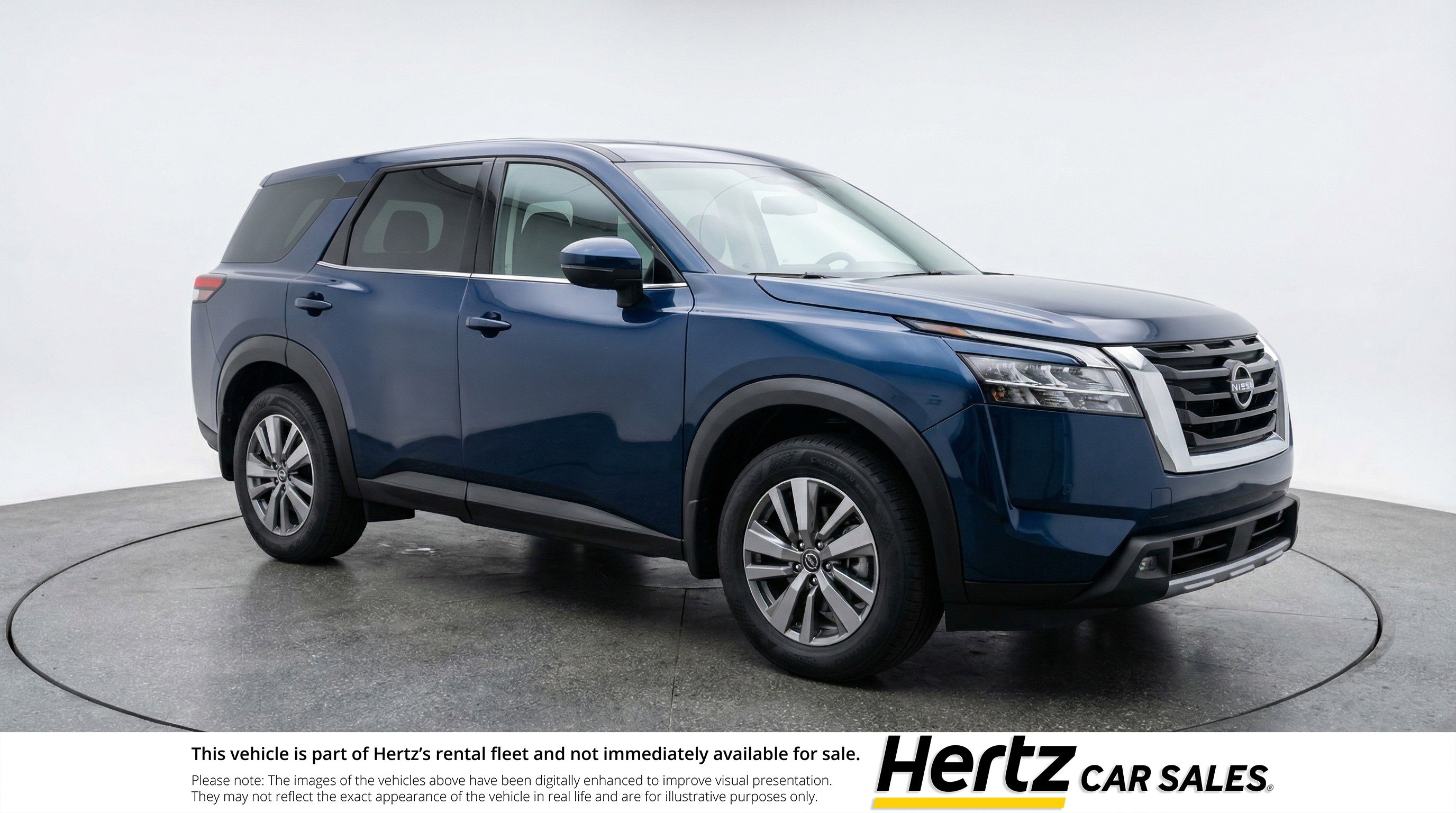 Used 2025 Nissan Pathfinder SV image 1