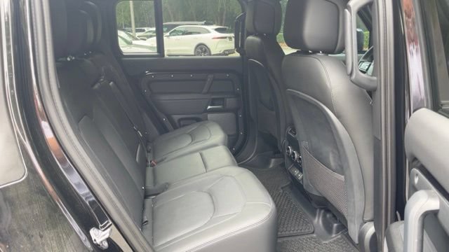 Used 2023 Land Rover Defender 110 V8 AWD/4WD image 13