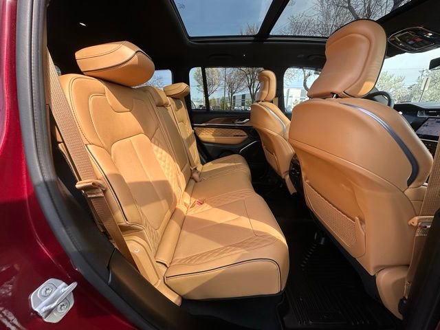 Used 2025 Jeep Grand Cherokee Summit w/ Adv Protech Group IV image 33