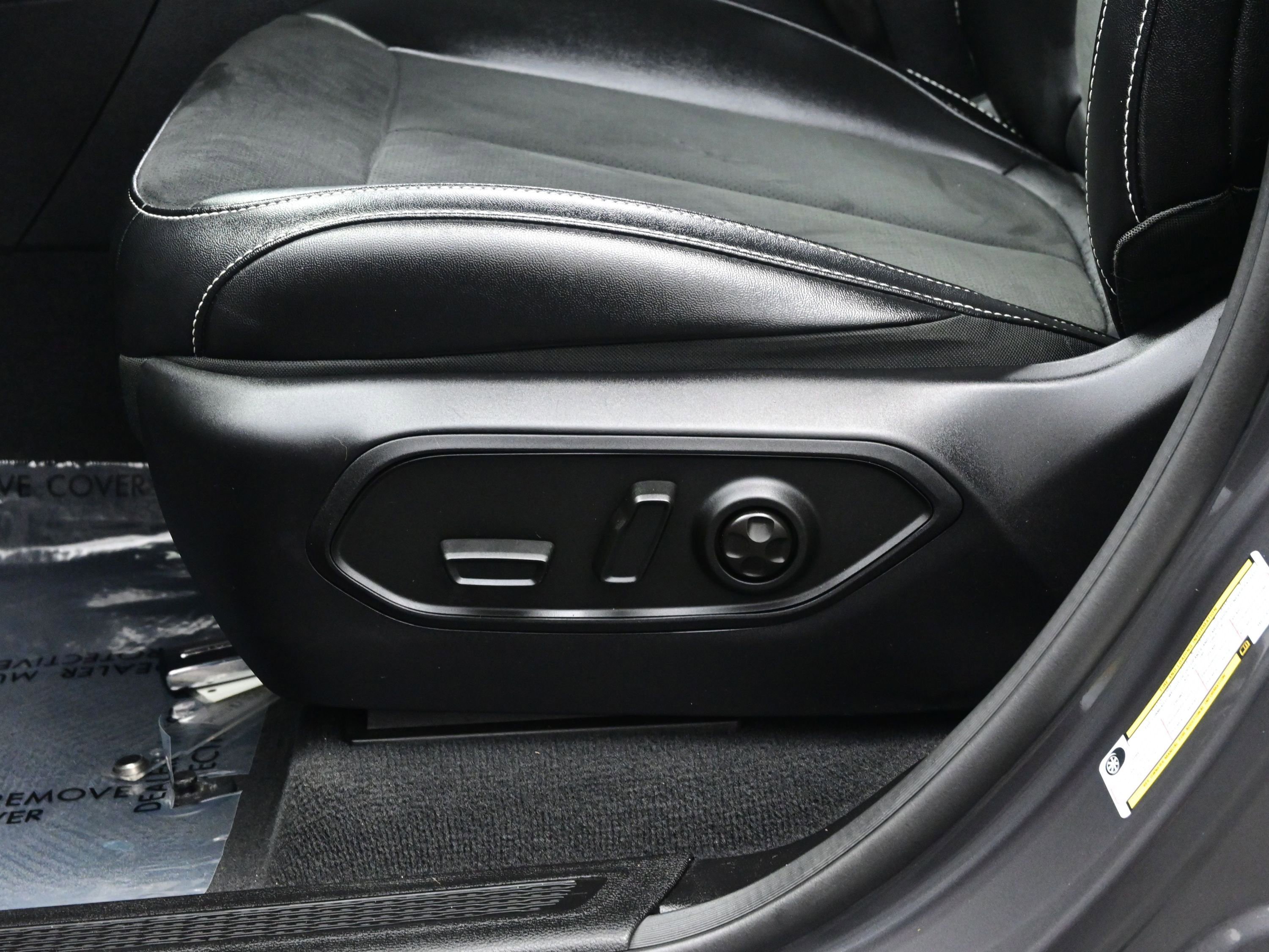 Used 2024 Jeep Grand Cherokee Altitude image 11