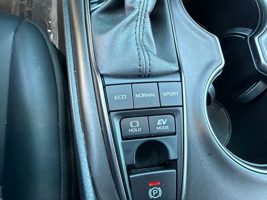 Used 2024 Toyota Camry SE w/ Audio Upgrade Package image 25